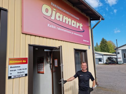 Ojamart rakennuskonevuokraamo palvelee asiakkaita Nummelassa, tuotevalikoimasta löytyy myös Swanlift-nivelteleskooppinostin.