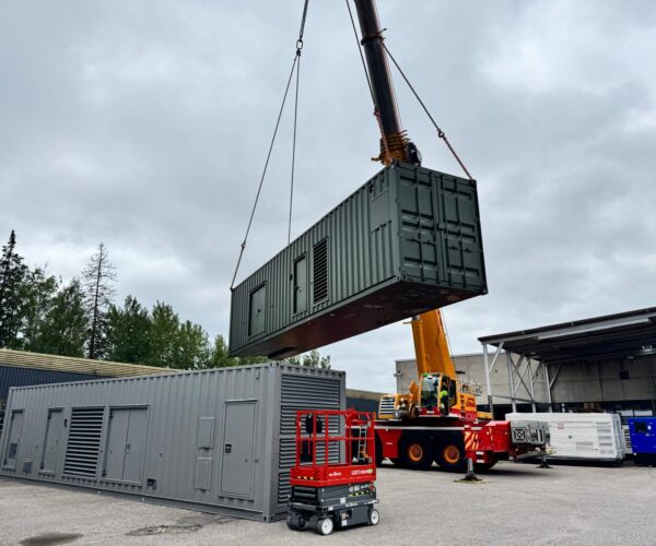 500 kVA varavoimakontti teollisuuskäyttöön